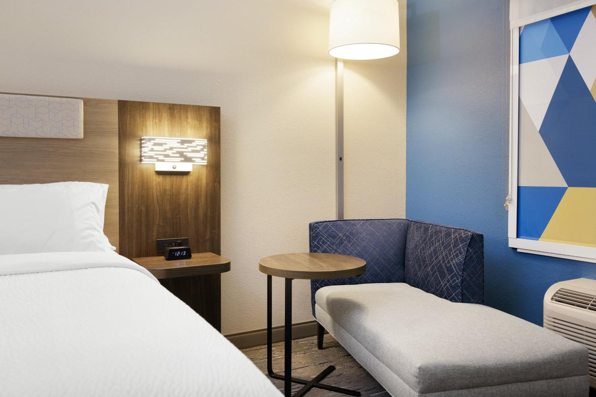 Holiday Inn Express Hotel & Suites Manchester - Airport By Ihg Esterno foto