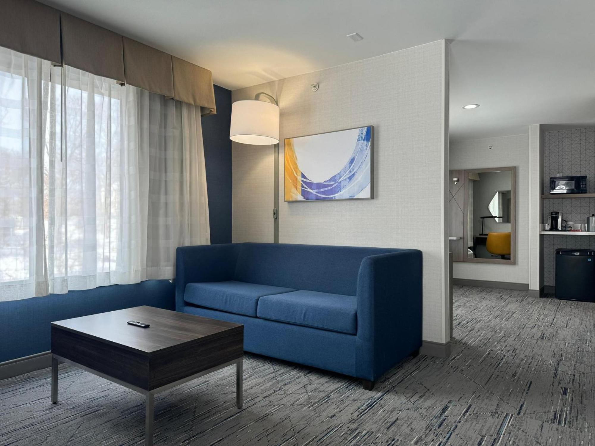 Holiday Inn Express Hotel & Suites Manchester - Airport By Ihg Esterno foto